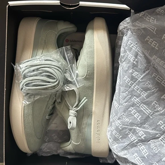 Women’s Lululemon Cityverse Jade Grey Green Natural Ivory Palm Court Sneakers8.5 - Picture 1 of 12